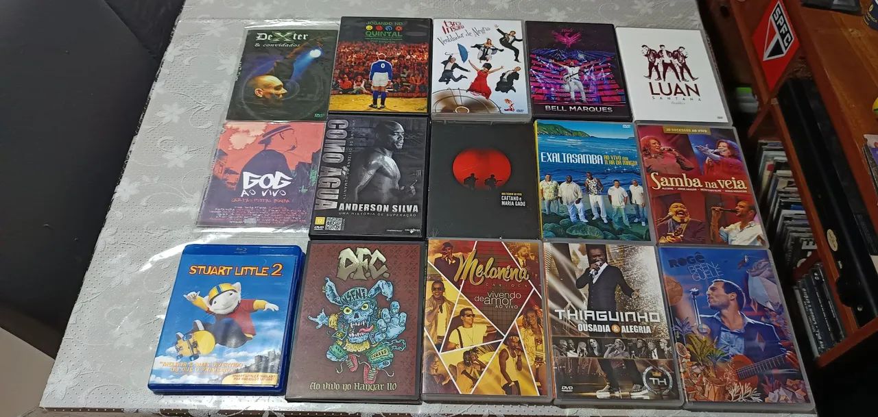 DVDs diversos com preço unitário