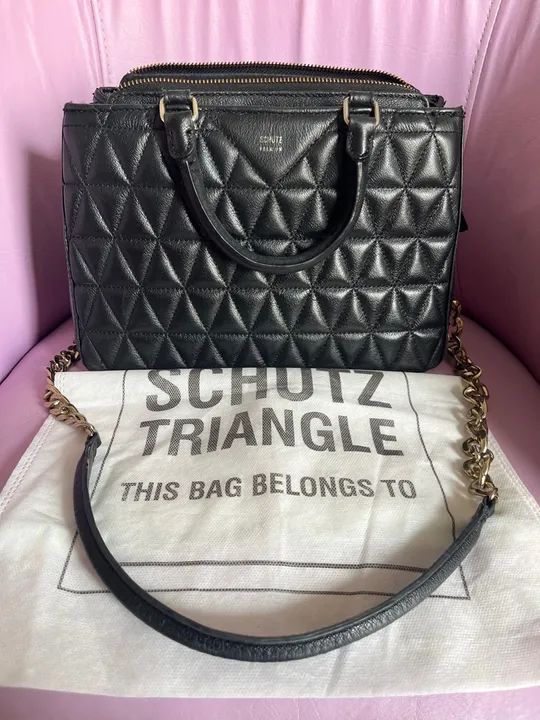 Bolsa Schutz Tote Matelassê Triangle Preta