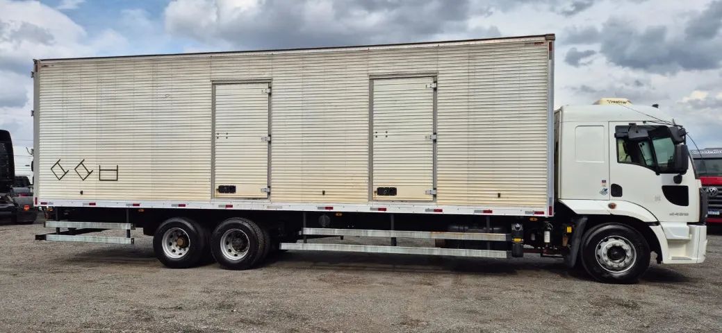 Ford cargo 2429, com baú de 10,20 mts. - Foto 5