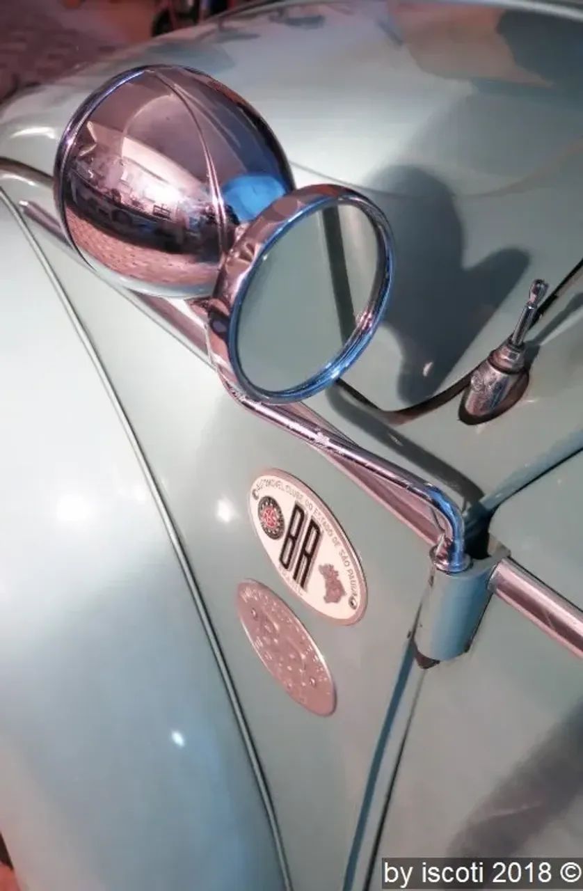 Farol auxiliar antigo "Caça mulata".