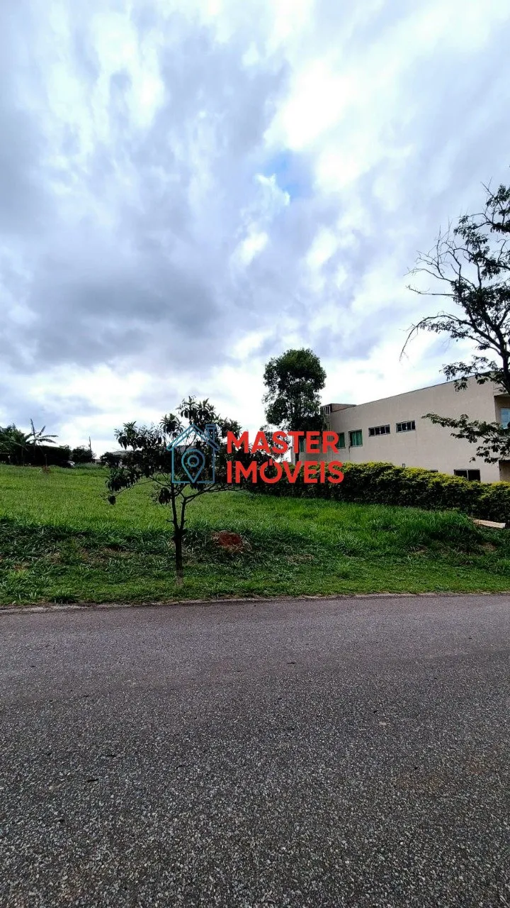 LOTE DE 1.000m² EM CONDOMÍNIO FECHADO