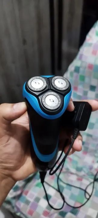 Barbeador elétrico philips - Foto 4