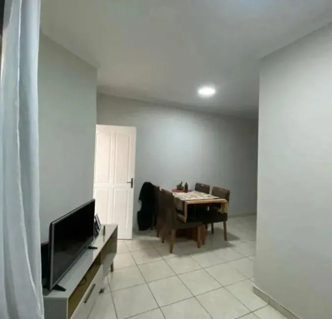 Casa (Padrão), com 2 quartos e 1 banheiros à Venda, 38 m² em Curitiba/PR
