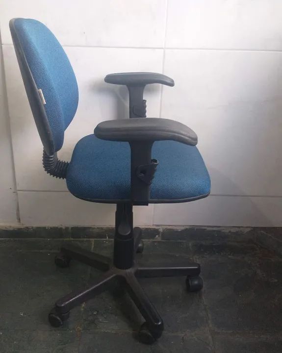 Cadeira de Escritório Giratória R$. 100, - Foto 5