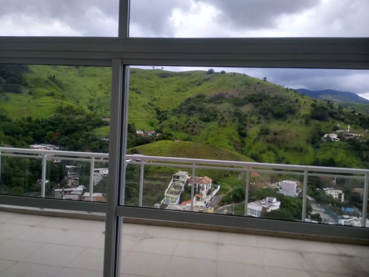 cobertura com 5 quartos no condomínio jardins centro de nova Iguaçu