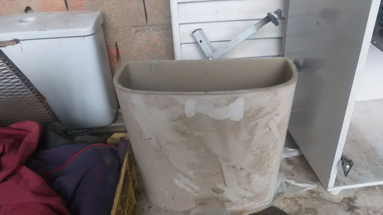ESTOU VENDENDO CX PARA VASOACOPLADO.. 50 REAIS ..COM TAMPA SEM REPARO.. - Foto 3