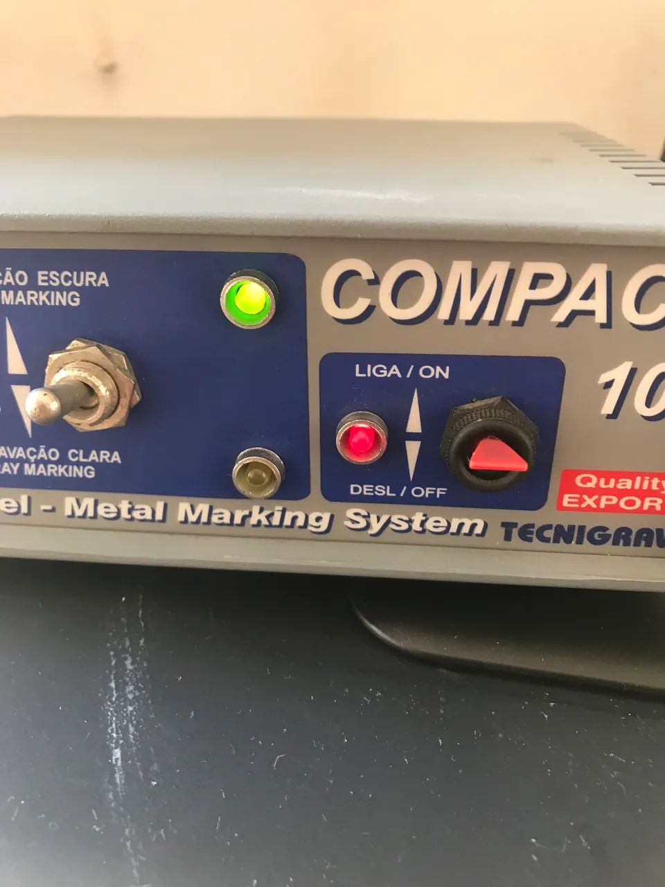 Máquina de Gravação em metais Compact - 100
