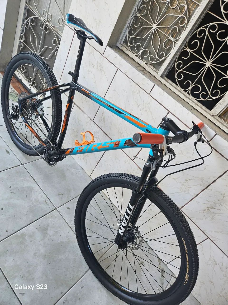 Bicicleta First 29er - Foto 2