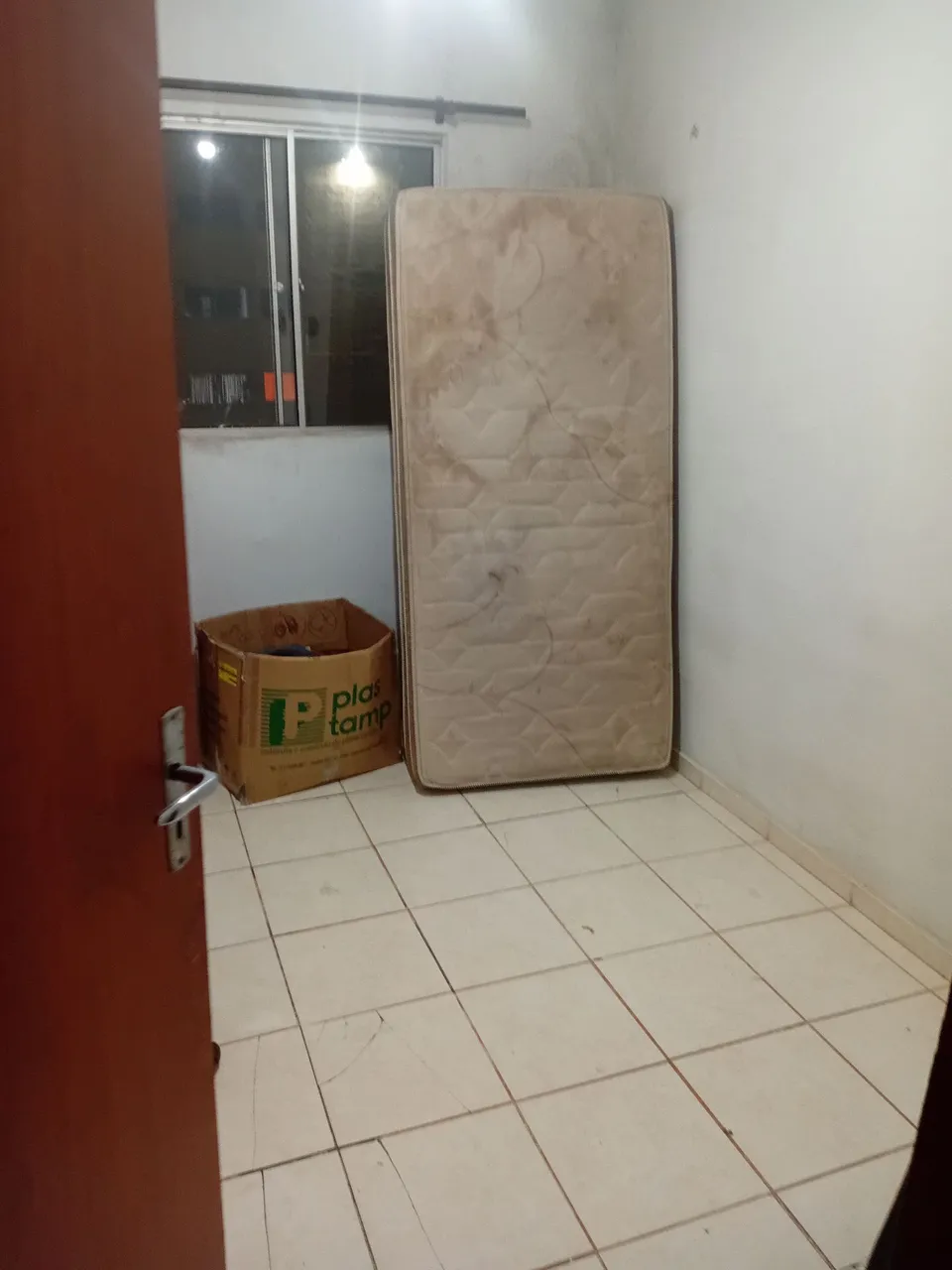 Quarto barato p solteiro