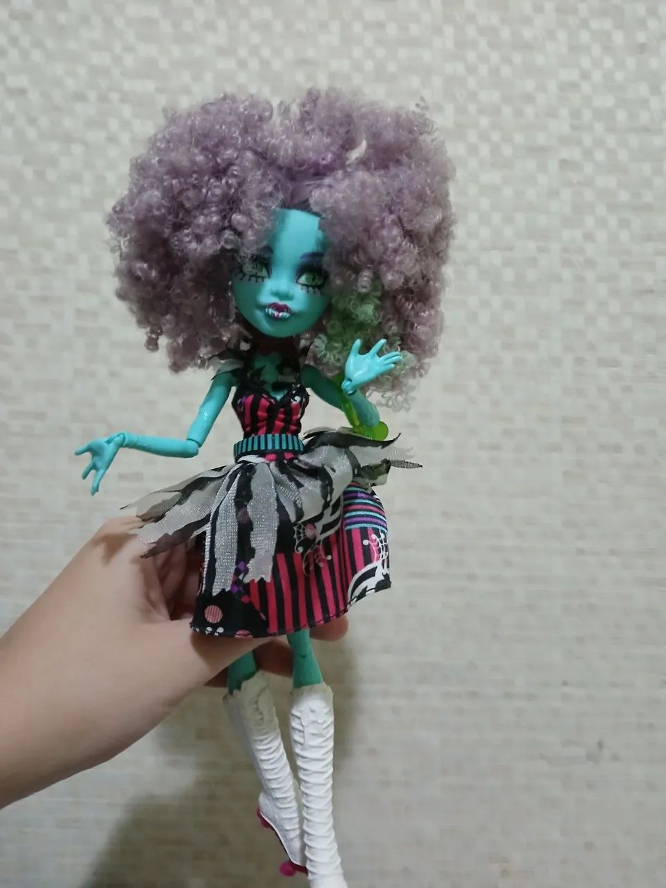 Boneca Monster High Honey Swamp