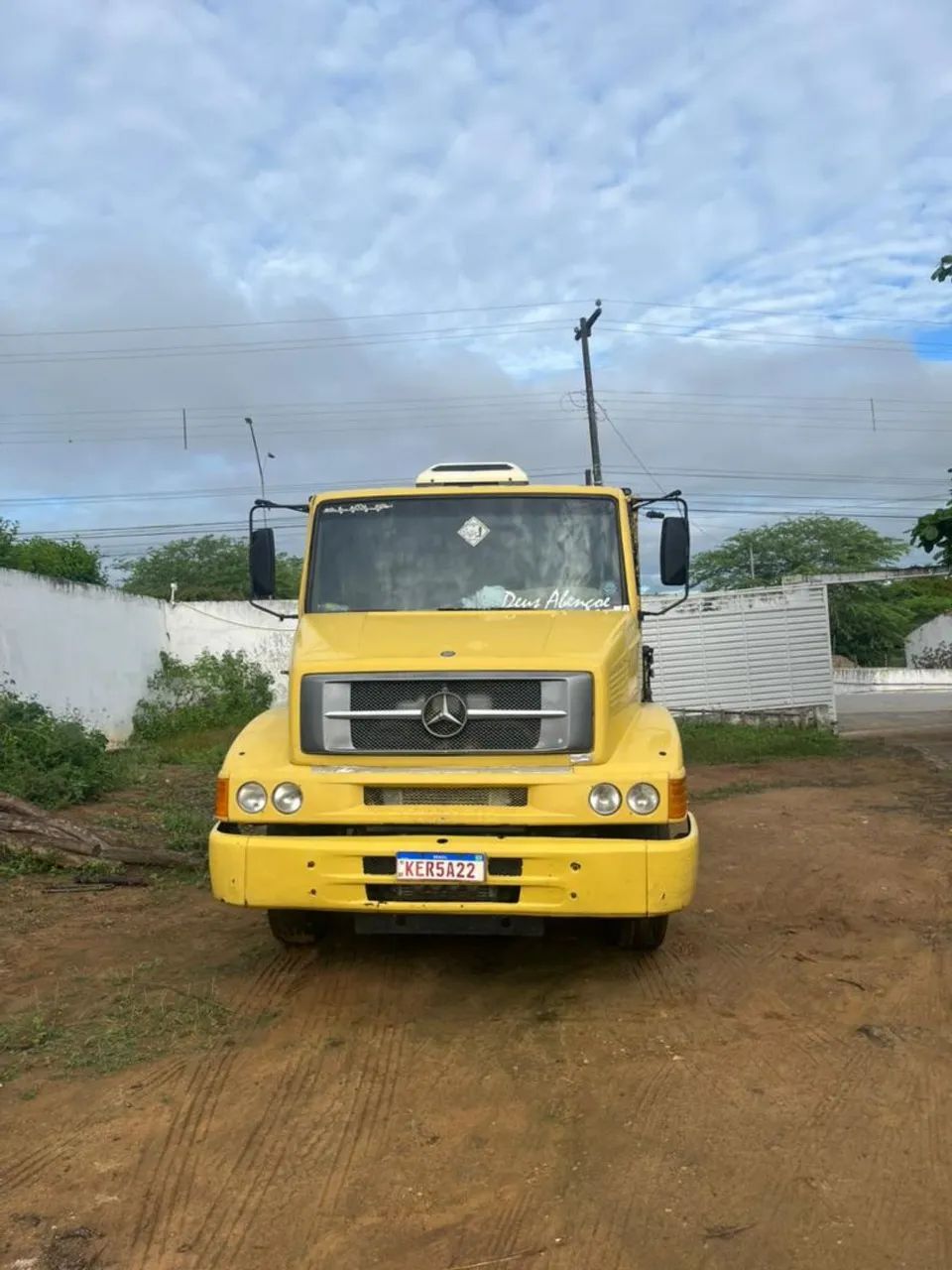 Caminhão Mercedes-Benz Amarelo PARCELADO - Foto 3