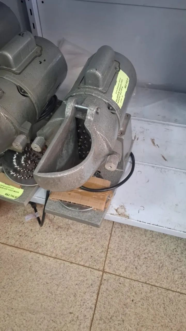 RALADOR DE QUEIJO E COCO PEQUENO
