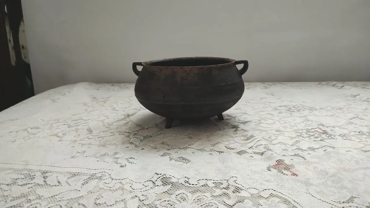 Panela de Ferro Antiga