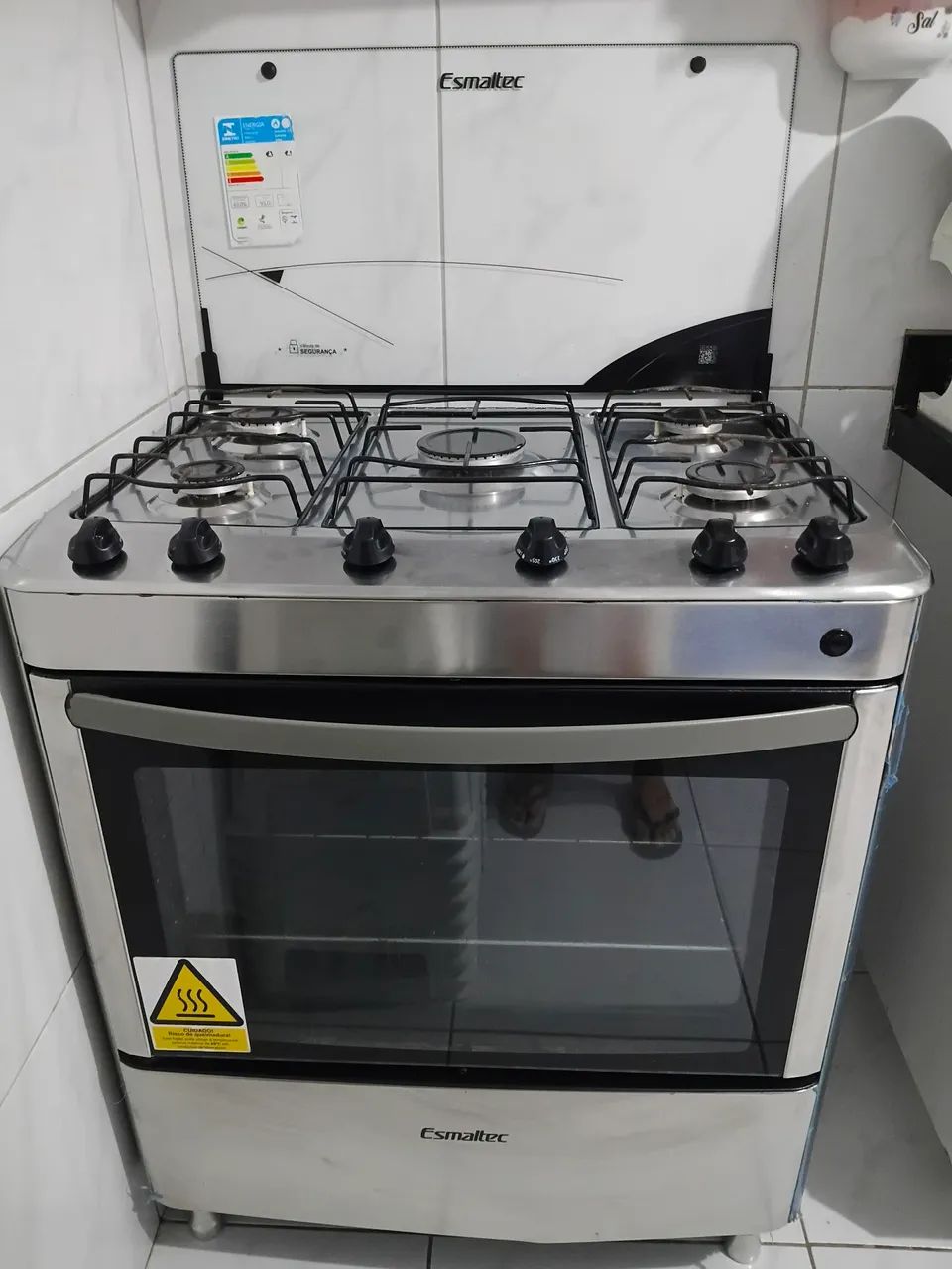 Vendo fogão elétrico ESMALTEC zelado, forno maravilhoso! 