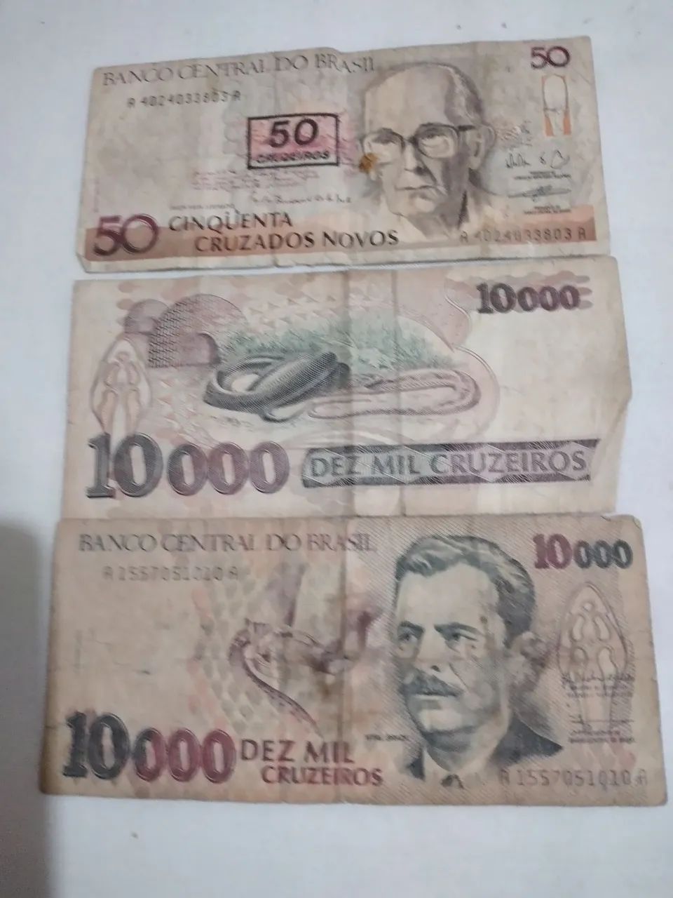 Cedulas e moedas antigas. - Foto 4