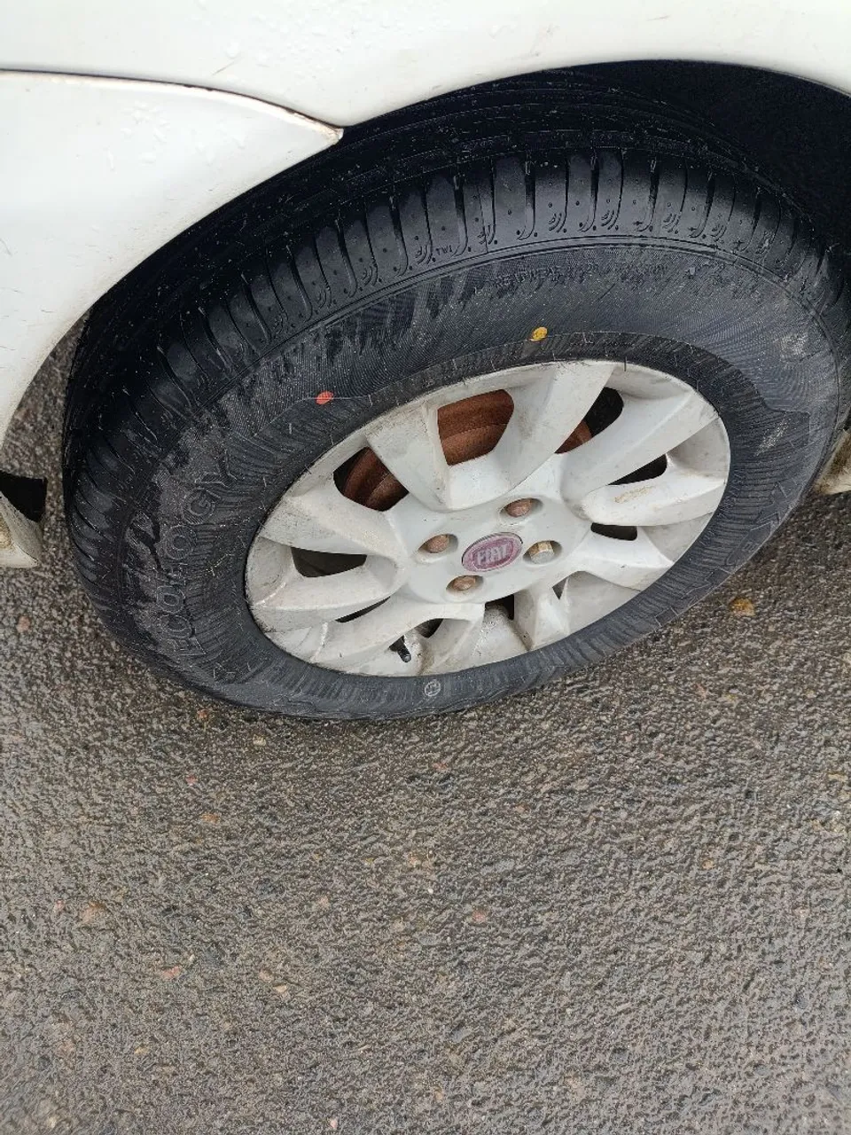 Pneu e roda Fiat