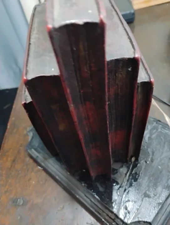 Luminária de Mesa Criativa com Base de Livro Raridade de Antiguidade  - Foto 2