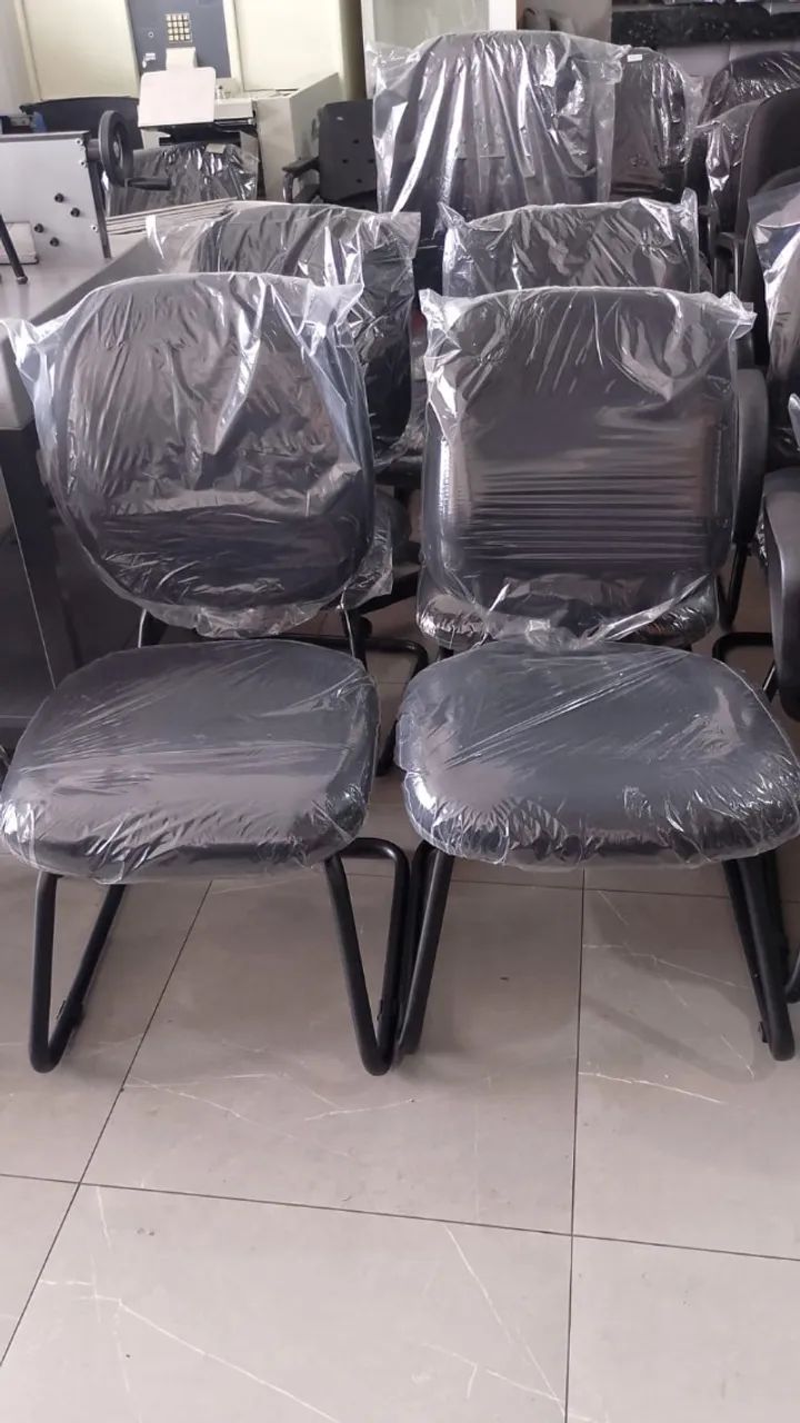 Cadeira de Escritório Fixa sem Braços