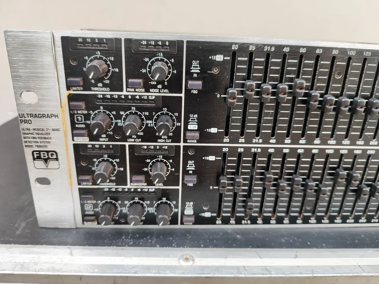 Equalizador Behringer Ultragraph Pro FBQ6200