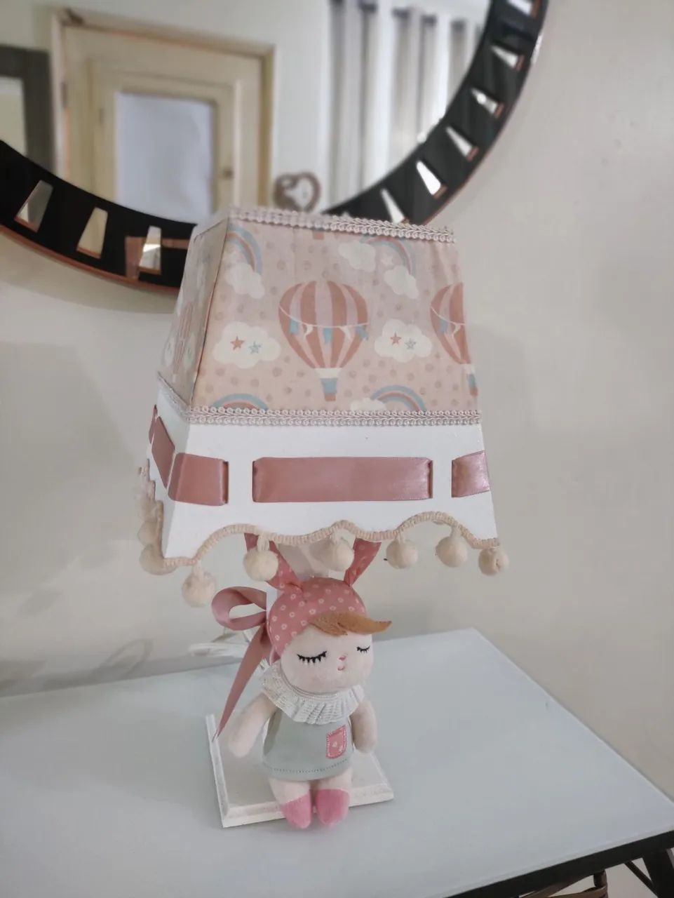 Abajur Infantil Decorativo com Boneca