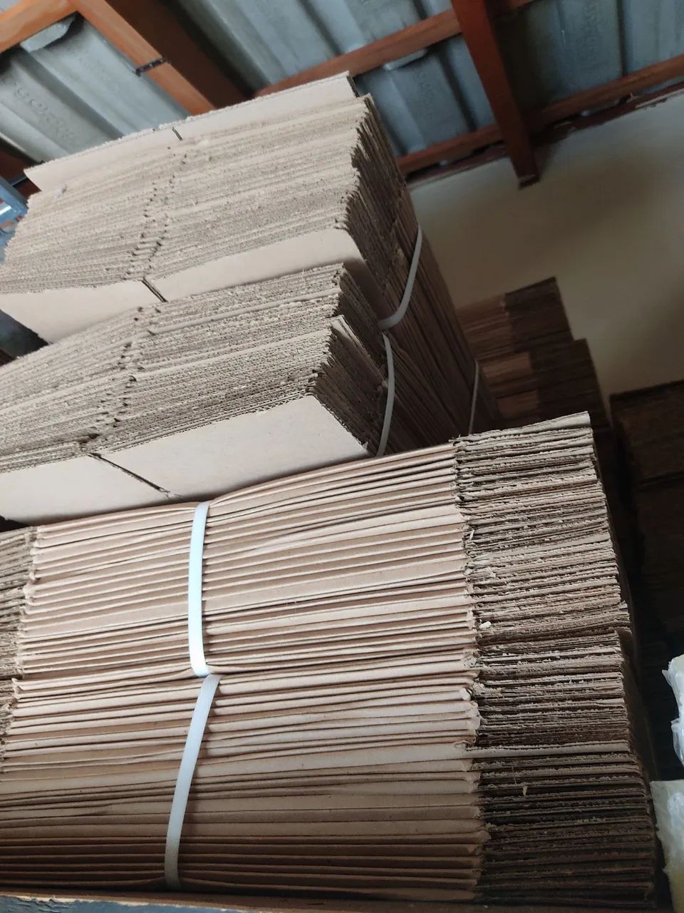 Caixa de papelão com aviso 'Frágil' - Foto 4