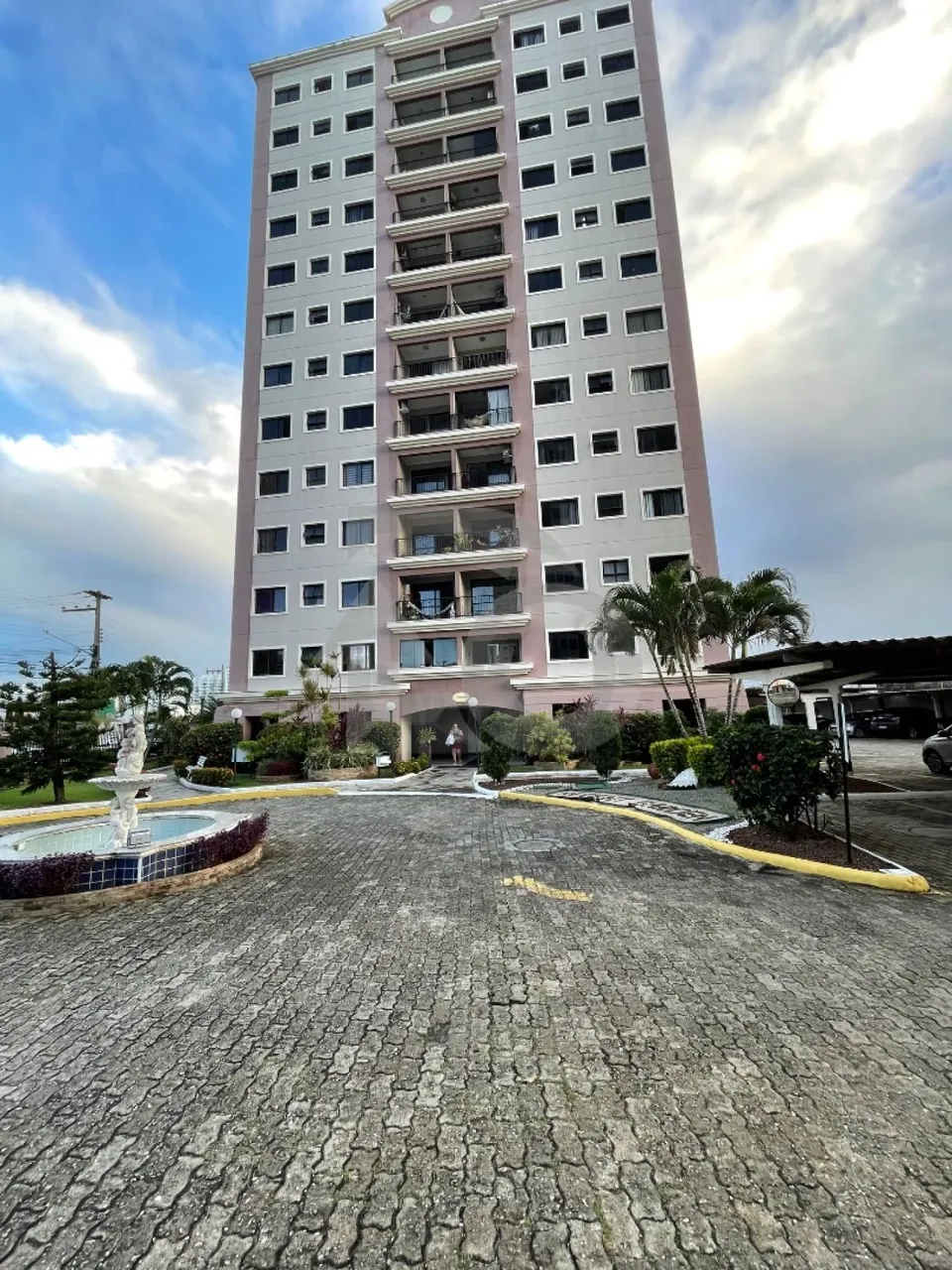 Apartamento no Regent Garden com Academia, Piscina e 3 Salões de Festas
