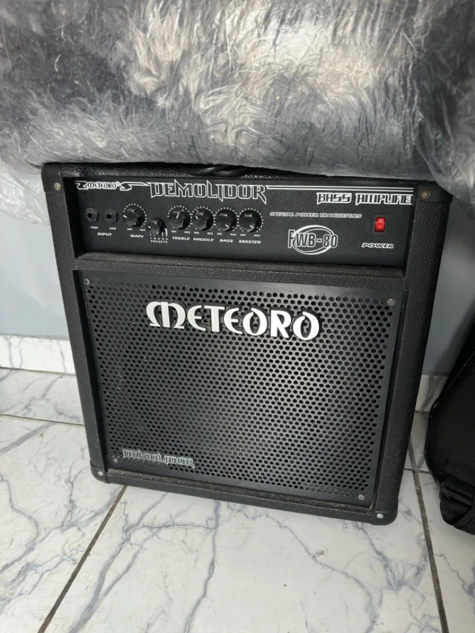 Amplificador Meteoro Demolidor FWB-80