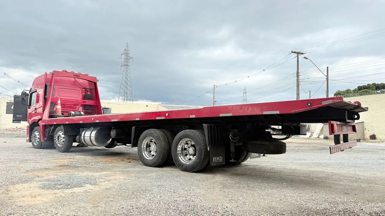 VW constellation 320 4 eixo com plataforma hidráulica nova  - Foto 4