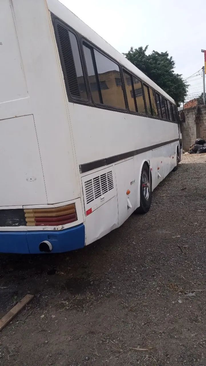 Vendo um ônibus 371 - Ano 91 Com banheiro e Cabinado  - Foto 4