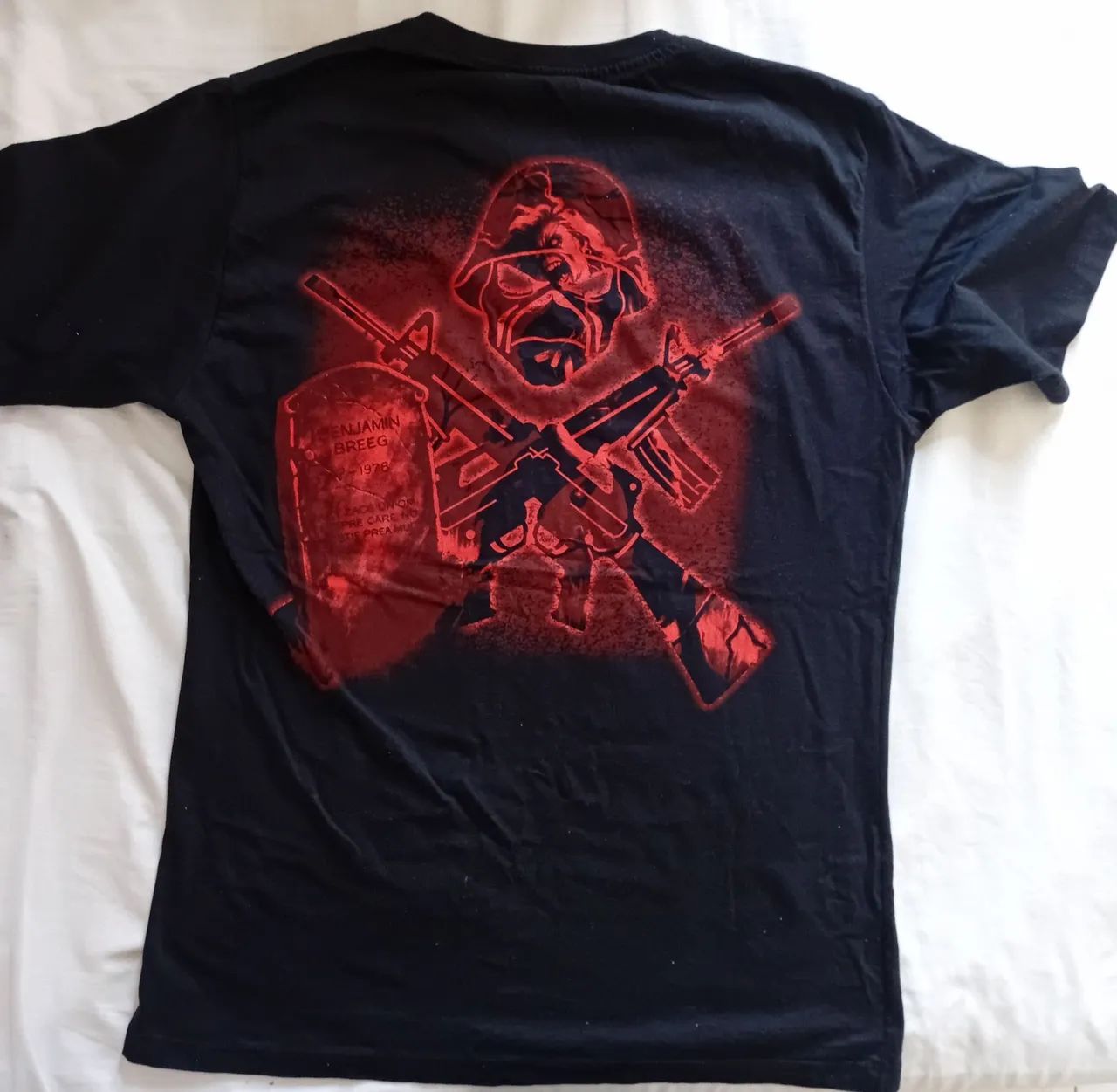 Camiseta Iron Maiden - Tamanho M - Foto 2