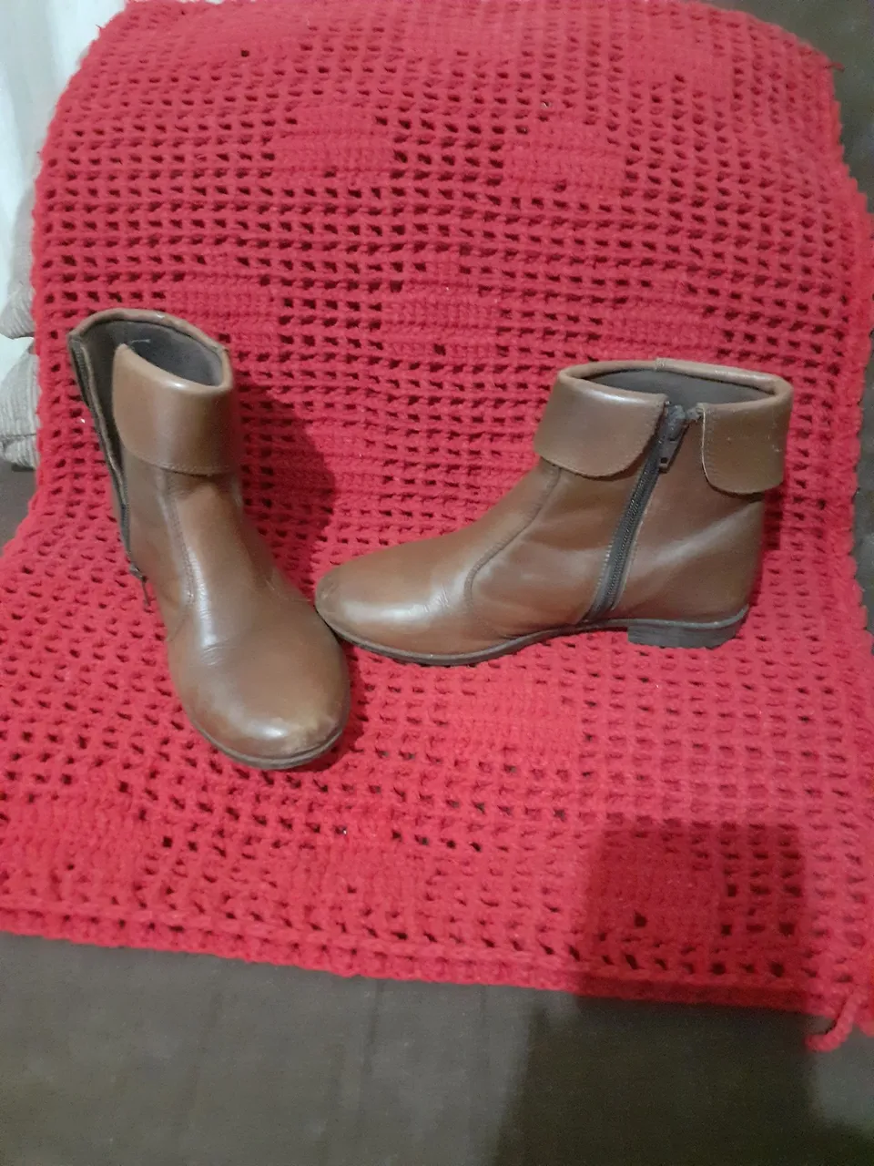 Botas de couro marrom