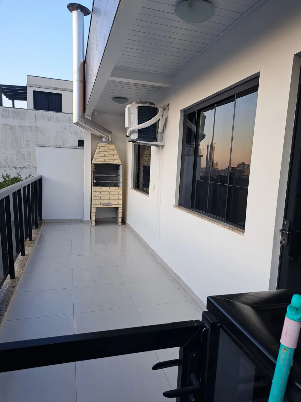 Aluga-se apartamento