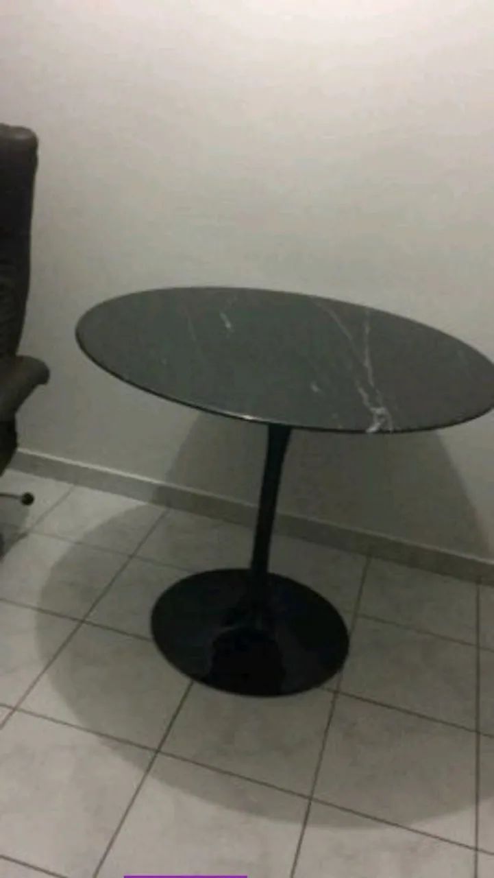 Mesa de jantar saarinen tampo em granito preto