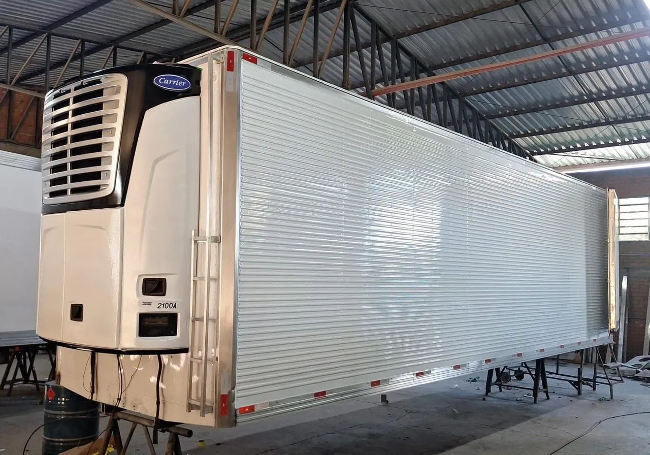  Baú Refrigerado 18 palets com equipamento de refrigeração Carrier 2100A