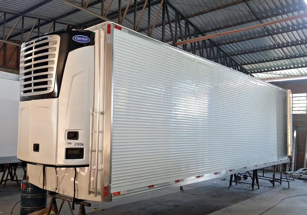 Baú Refrigerado 18 palets com equipamento de refrigeração Carrier 2100A