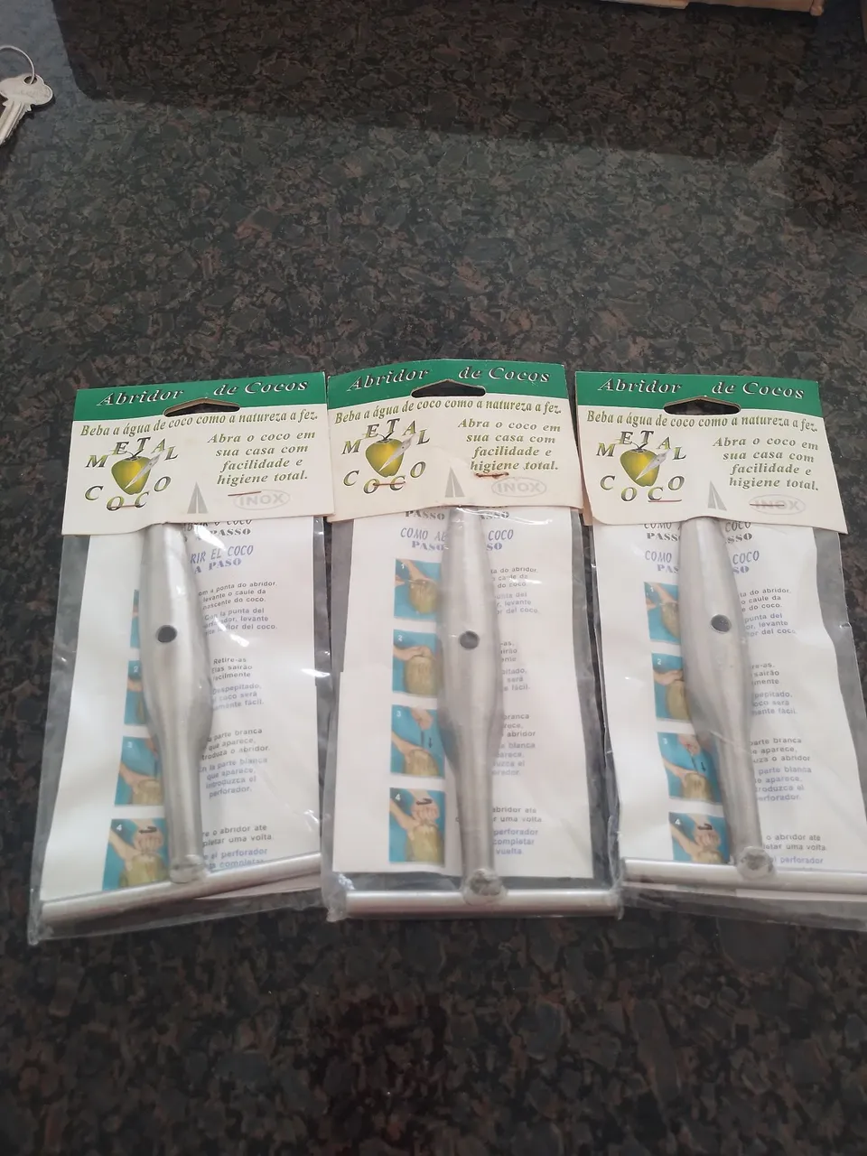 Abridor e perfurador  de Coco Inox - Prático e Eficiente