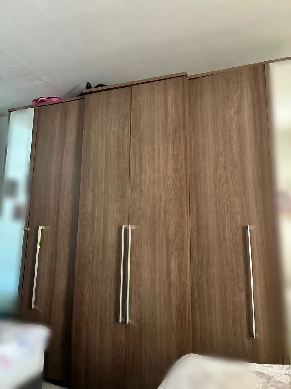 Guarda Roupa 6 portas 2 espelhos - Foto 2