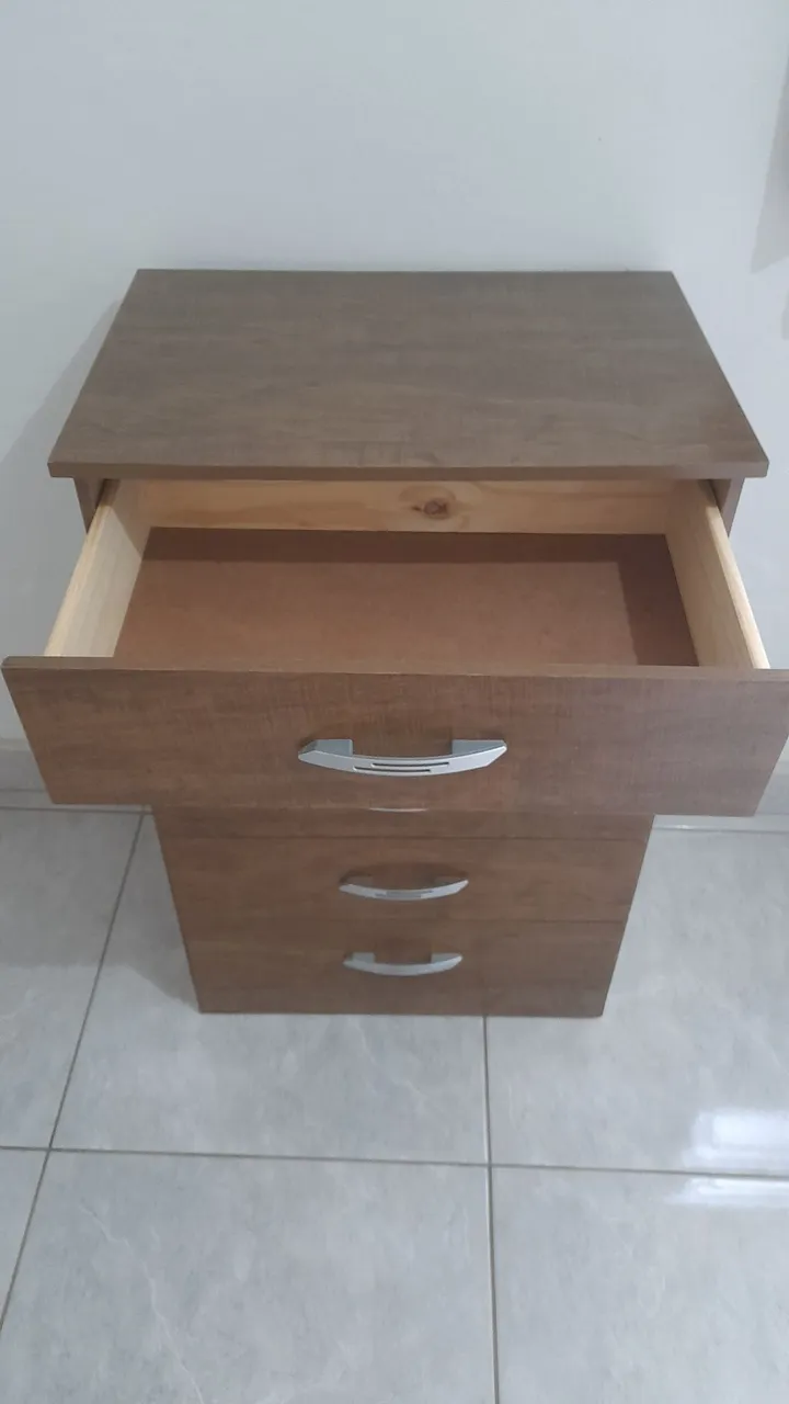 Cômoda com 5 gavetas