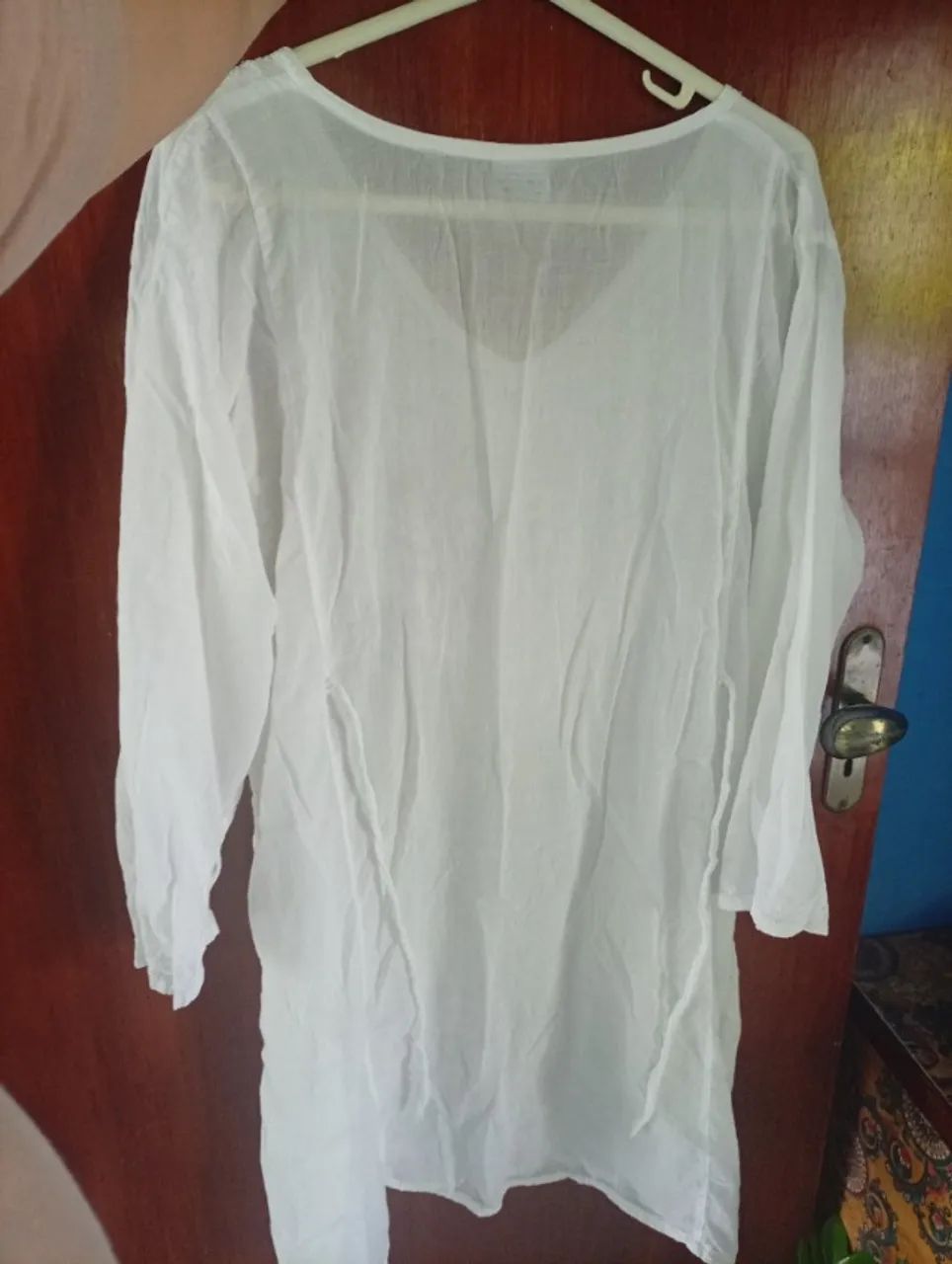 Saída de banho Branca com bordado e renda  - Foto 4