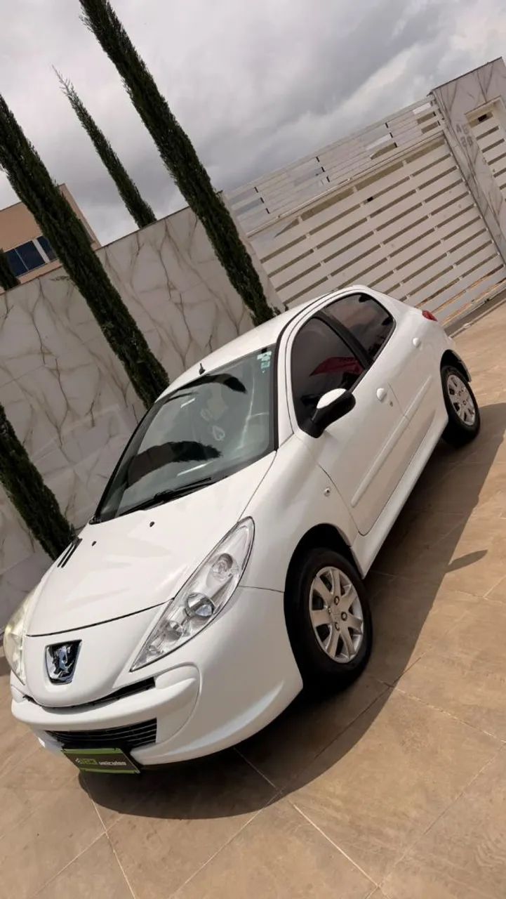 Peugeot 207 207 XR 1.4 FLEX 8V 5P 2012