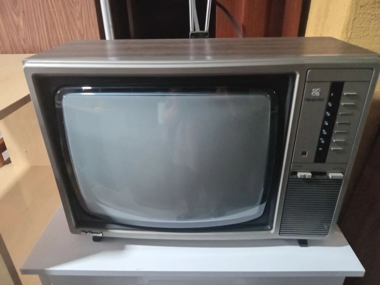 Televisão colorida em ótimo estado. 