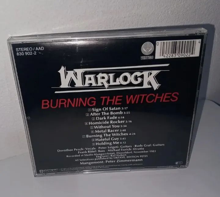 Cd Warlock - Burning the Witches - importado - Usado em excelente estado  - Foto 2