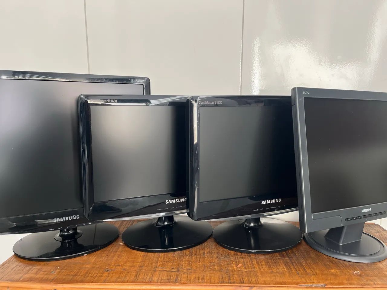 Promoção 4 Monitores 15 polegadas 