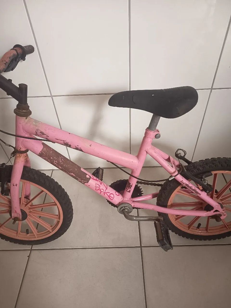 Bicicleta infantil Rosa - Usada - Foto 4