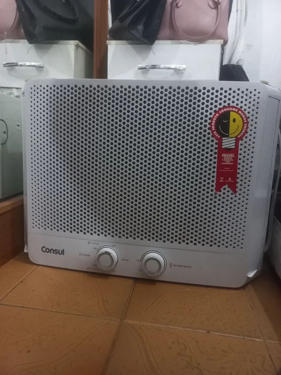 Ar condicionado CONSUL 7000 btus.