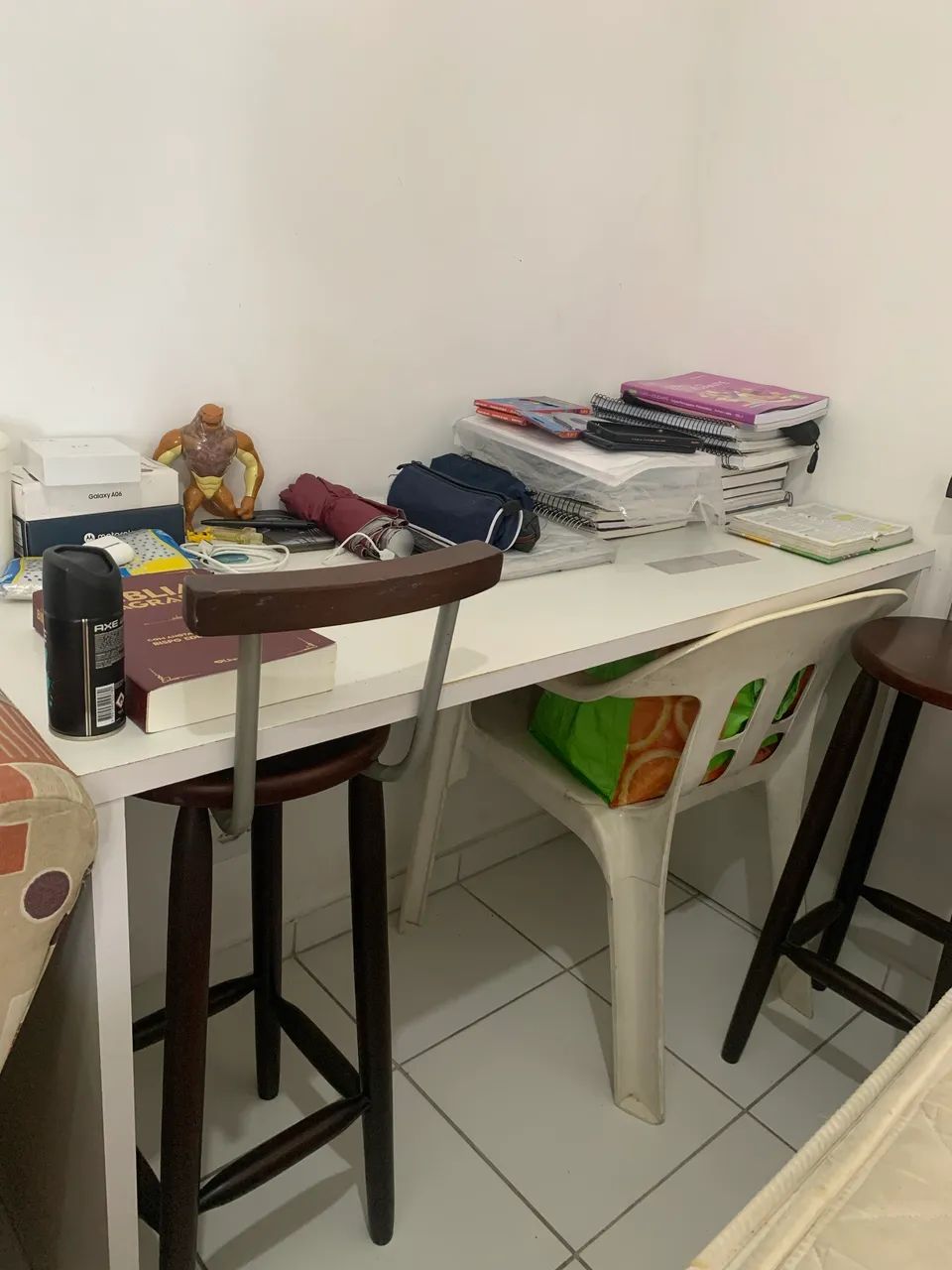 Mesa de madeira, nova - Foto 2