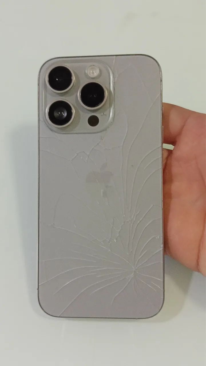 IPHONE 15 PRO 