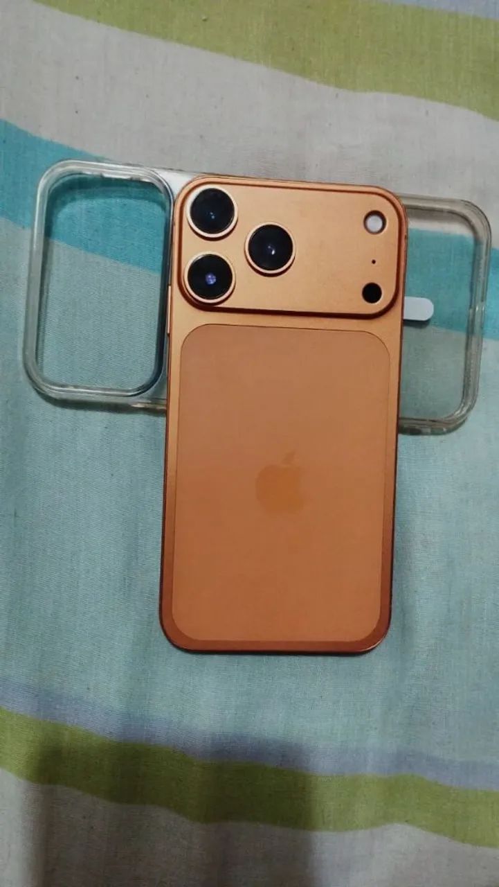 iPhone XR na carcaça do 17 Pro