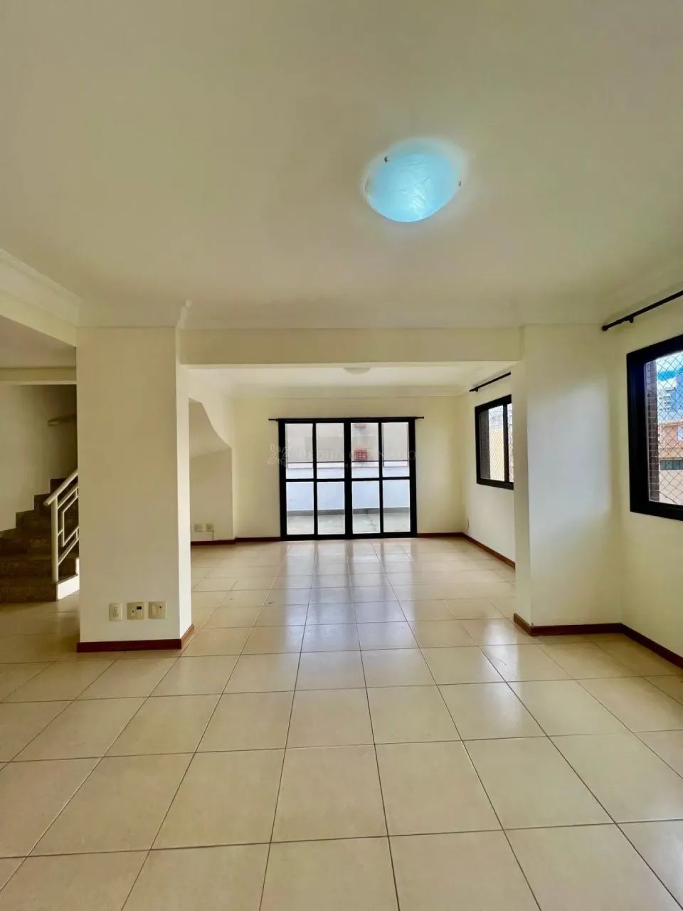 Excelente Duplex em localização privilegiada