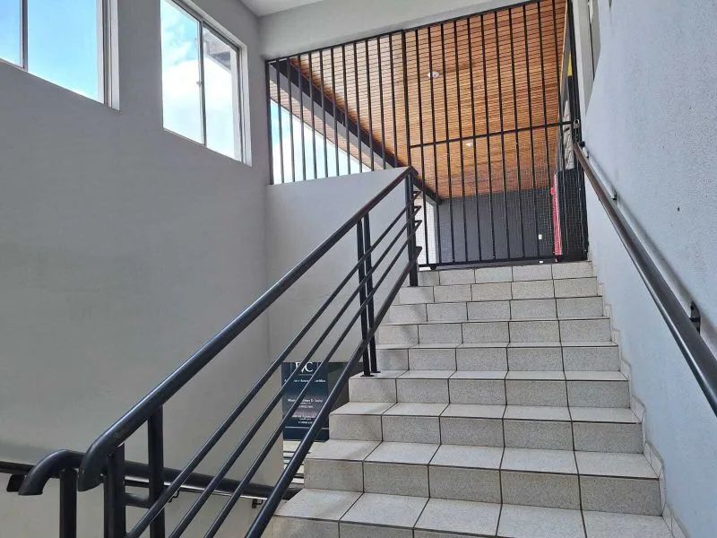 Oportunidade Imperdível: Ampla Sala Comercial para Locação - Foto 5
